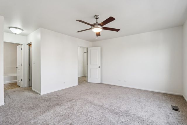 426 Plaza Place, Aurora, IL 60504