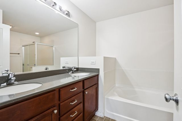 426 Plaza Place, Aurora, IL 60504