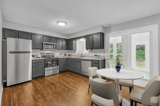 523 Williamsburg Dr, Nashville, TN 37214