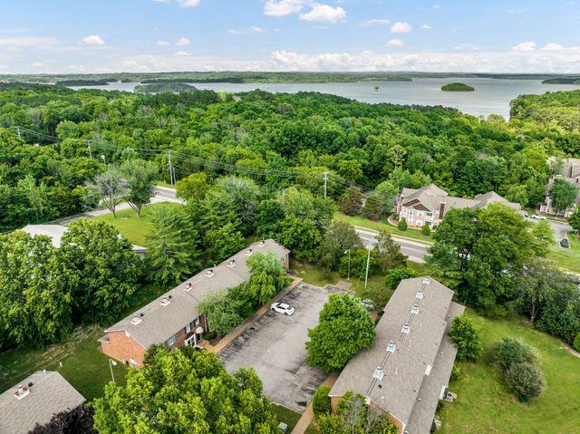 523 Williamsburg Dr, Nashville, TN 37214