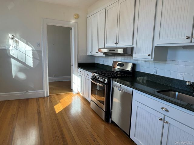 330 3rd Avenue, Pelham, NY 10803