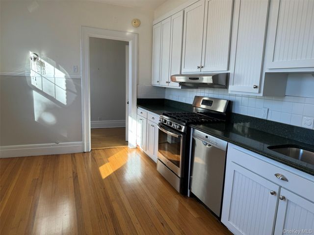 330 3rd Avenue, Pelham, NY 10803