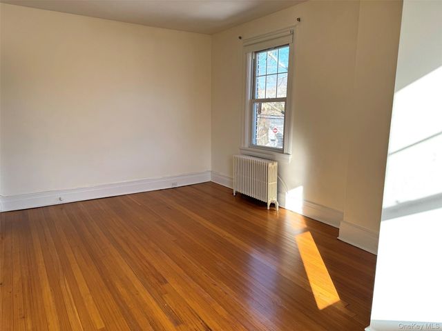 330 3rd Avenue, Pelham, NY 10803