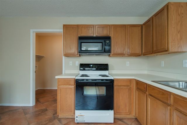 3833 Foxhound Lane, Fort Worth, TX 76123
