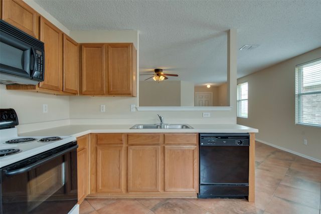 3833 Foxhound Lane, Fort Worth, TX 76123