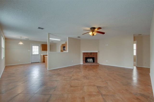 3833 Foxhound Lane, Fort Worth, TX 76123