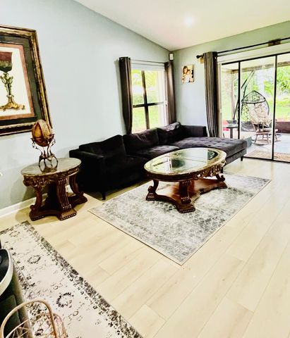 10868 Stafford Circle N, Boynton Beach, FL 33436