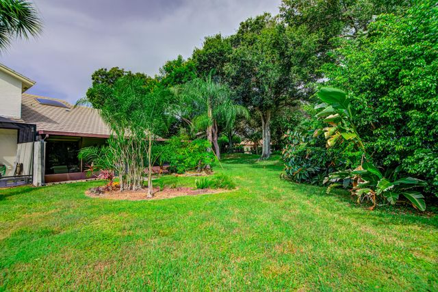 10868 Stafford Circle N, Boynton Beach, FL 33436