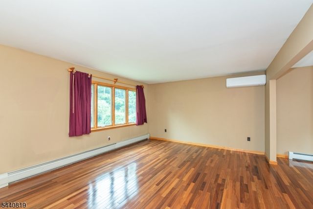 20 County Road 521, Hampton Twp., NJ 07860