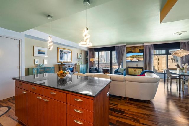 645 Front St 1604, San Diego, CA 92101