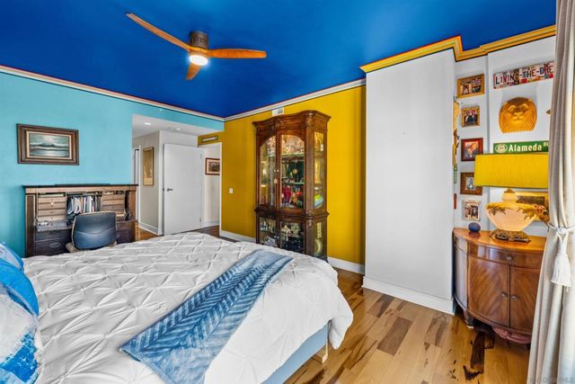 645 Front St 1604, San Diego, CA 92101