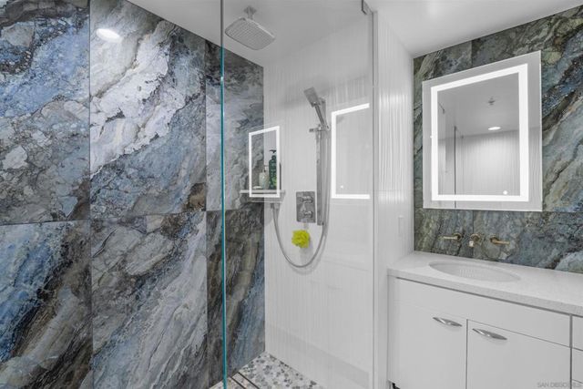 645 Front St 1604, San Diego, CA 92101