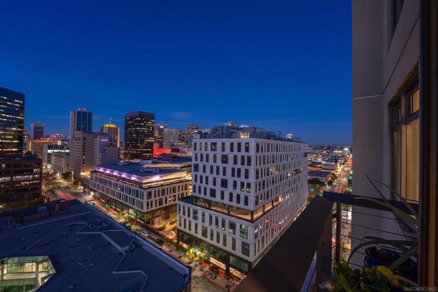 645 Front St 1604, San Diego, CA 92101