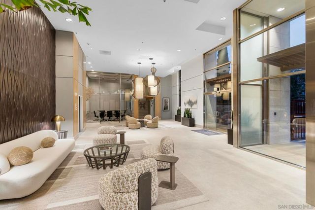 645 Front St 1604, San Diego, CA 92101