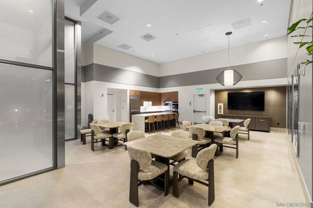 645 Front St 1604, San Diego, CA 92101