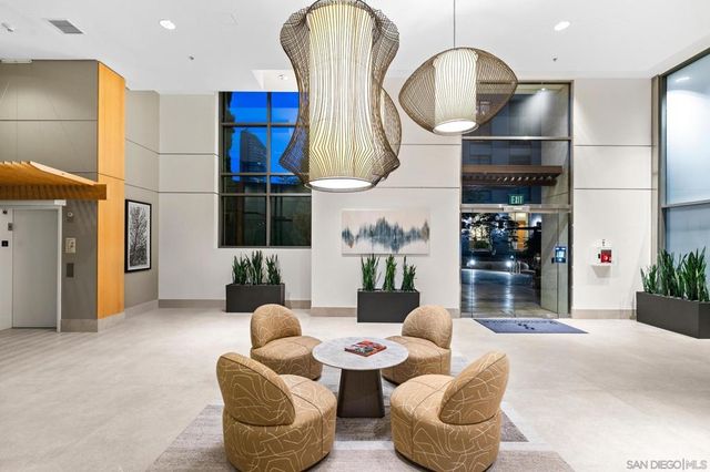 645 Front St 1604, San Diego, CA 92101