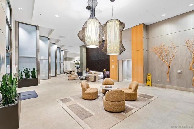 645 Front St 1604, San Diego, CA 92101