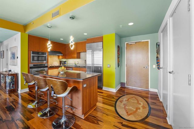 645 Front St 1604, San Diego, CA 92101