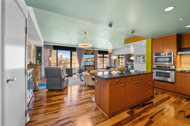 645 Front St 1604, San Diego, CA 92101