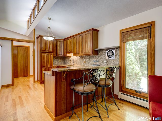 15 Brookridge Drive, Avon, CT 06001