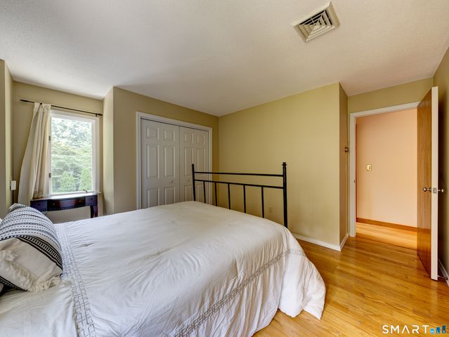 15 Brookridge Drive, Avon, CT 06001
