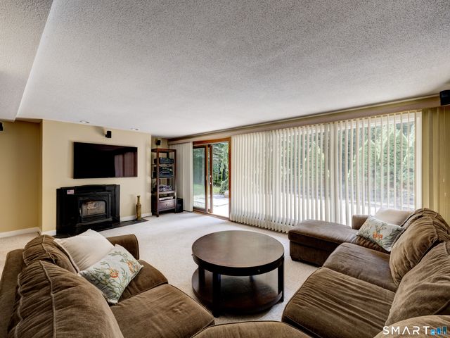 15 Brookridge Drive, Avon, CT 06001