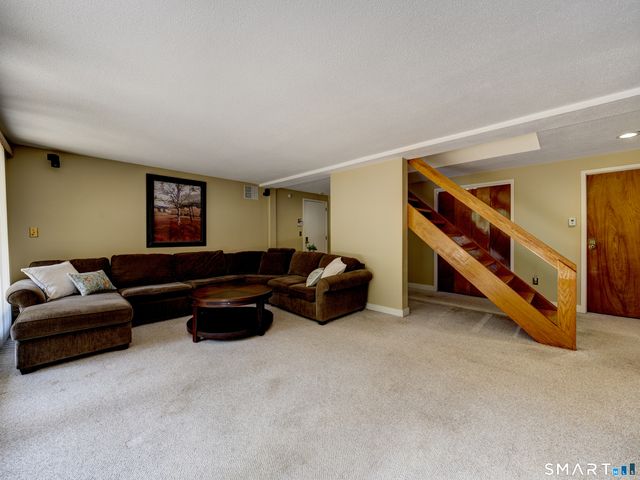 15 Brookridge Drive, Avon, CT 06001