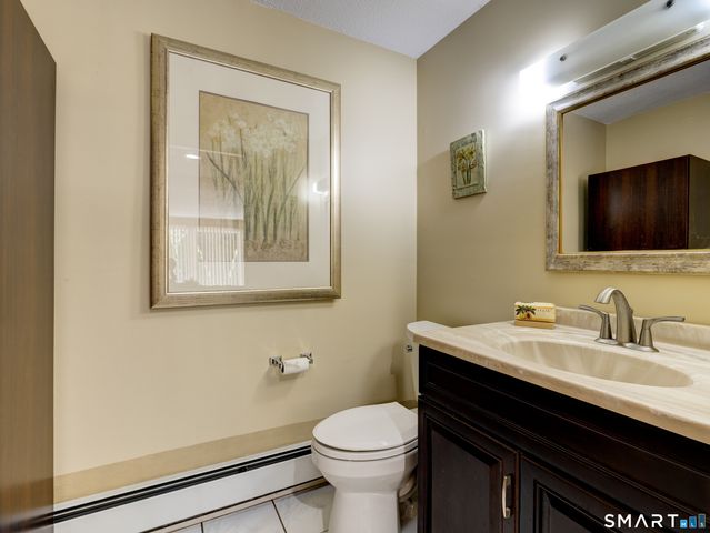 15 Brookridge Drive, Avon, CT 06001