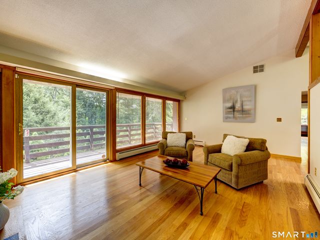 15 Brookridge Drive, Avon, CT 06001
