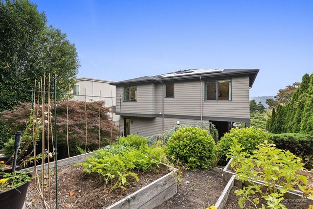 1525 36th Avenue S, Seattle, WA 98144