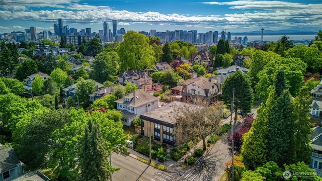 1441 E Aloha Street, Seattle, WA 98112