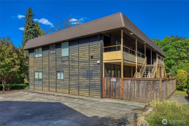 1441 E Aloha Street, Seattle, WA 98112