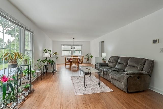 59 Knoll Rd, Parsippany-troy Hills Twp., NJ 07054