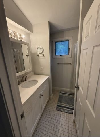 132 Woodsbury Rd, Rockland, MA 02370