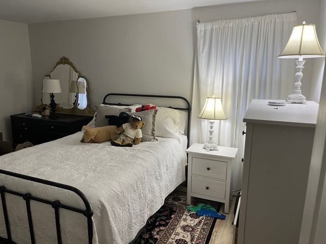 132 Woodsbury Rd, Rockland, MA 02370