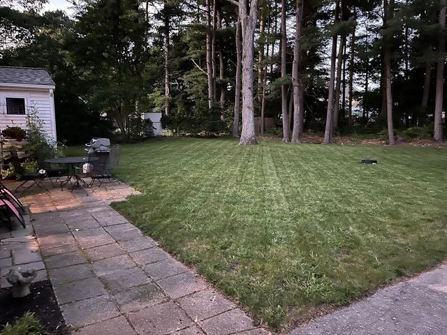 132 Woodsbury Rd, Rockland, MA 02370