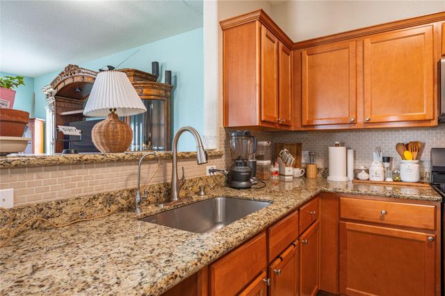 2723 Postoffice, Galveston, TX 77550