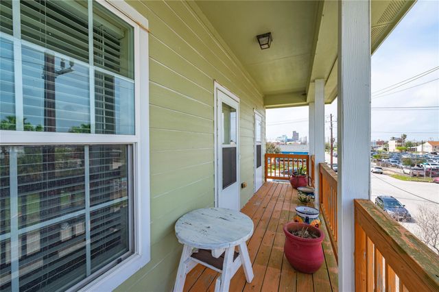 2723 Postoffice, Galveston, TX 77550