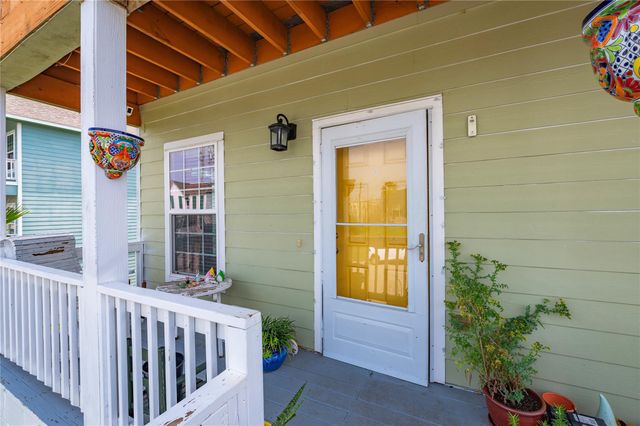 2723 Postoffice, Galveston, TX 77550