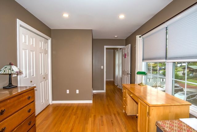 54 West Shore Dr, Enfield, CT 06082
