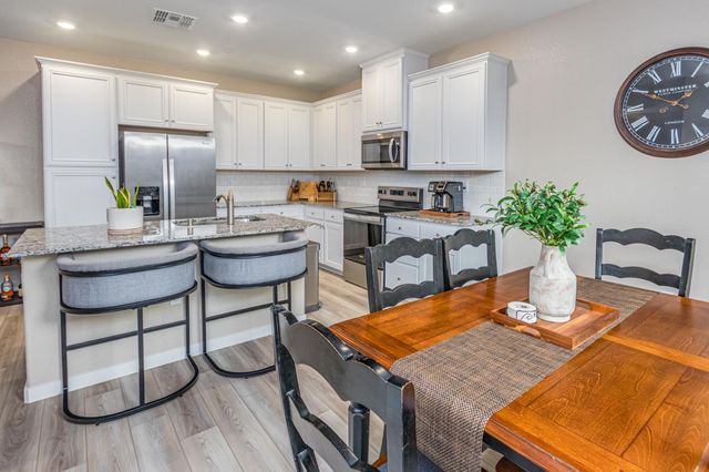 2906 School House Ln, Lincoln, CA 95648