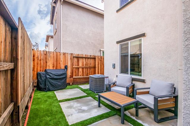 2906 School House Ln, Lincoln, CA 95648