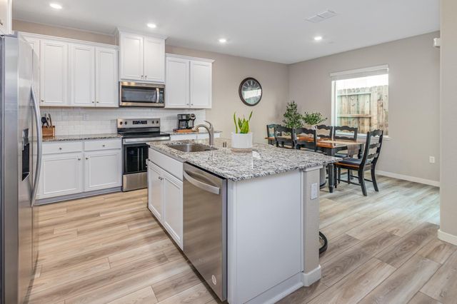 2906 School House Ln, Lincoln, CA 95648