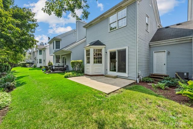 816 Derby Course, St. Charles, IL 60174
