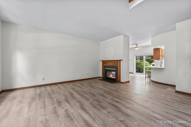 816 Derby Course, St. Charles, IL 60174