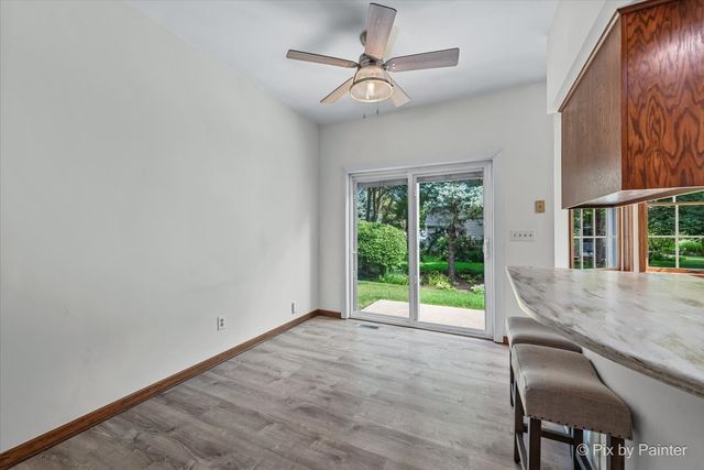 816 Derby Course, St. Charles, IL 60174