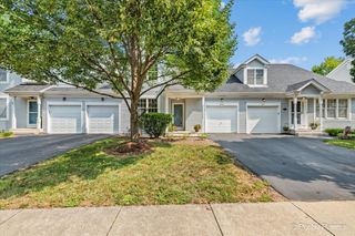 816 Derby Course, St. Charles, IL 60174
