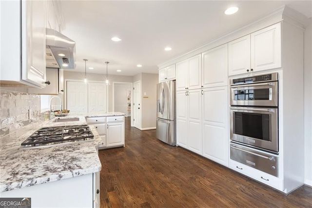 1050 Lakemont Trace, Roswell, GA 30075