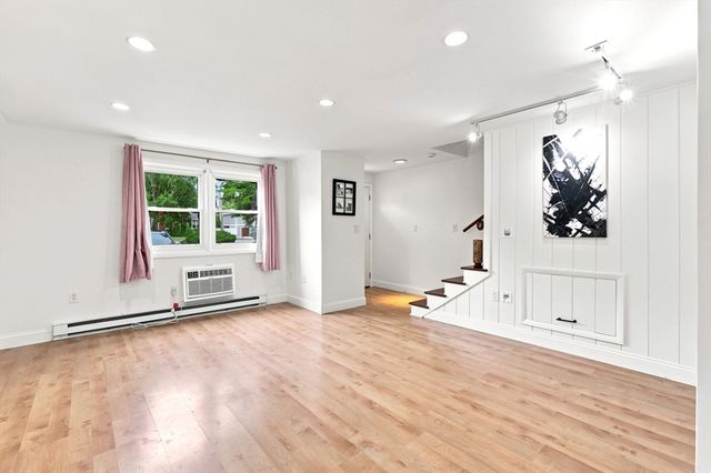 10 Freeman St 2, North Attleboro, MA 02763