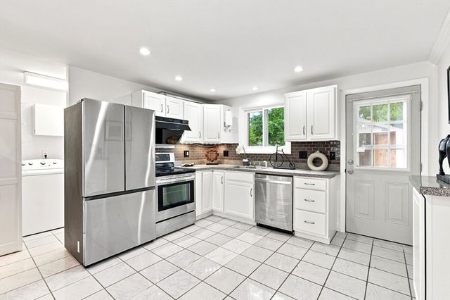 10 Freeman St 2, North Attleboro, MA 02763